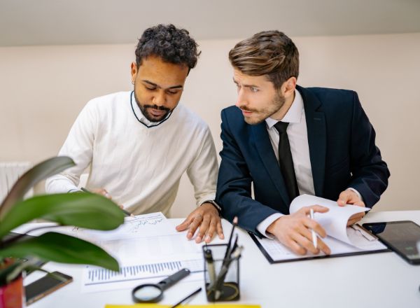 Responsable de communication à l'international. Maîtrise de l'anglais. à Blois